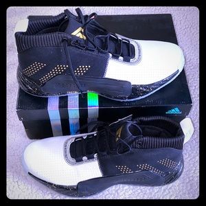 Adidas Dame 5 Basketball shoe Size 12.5